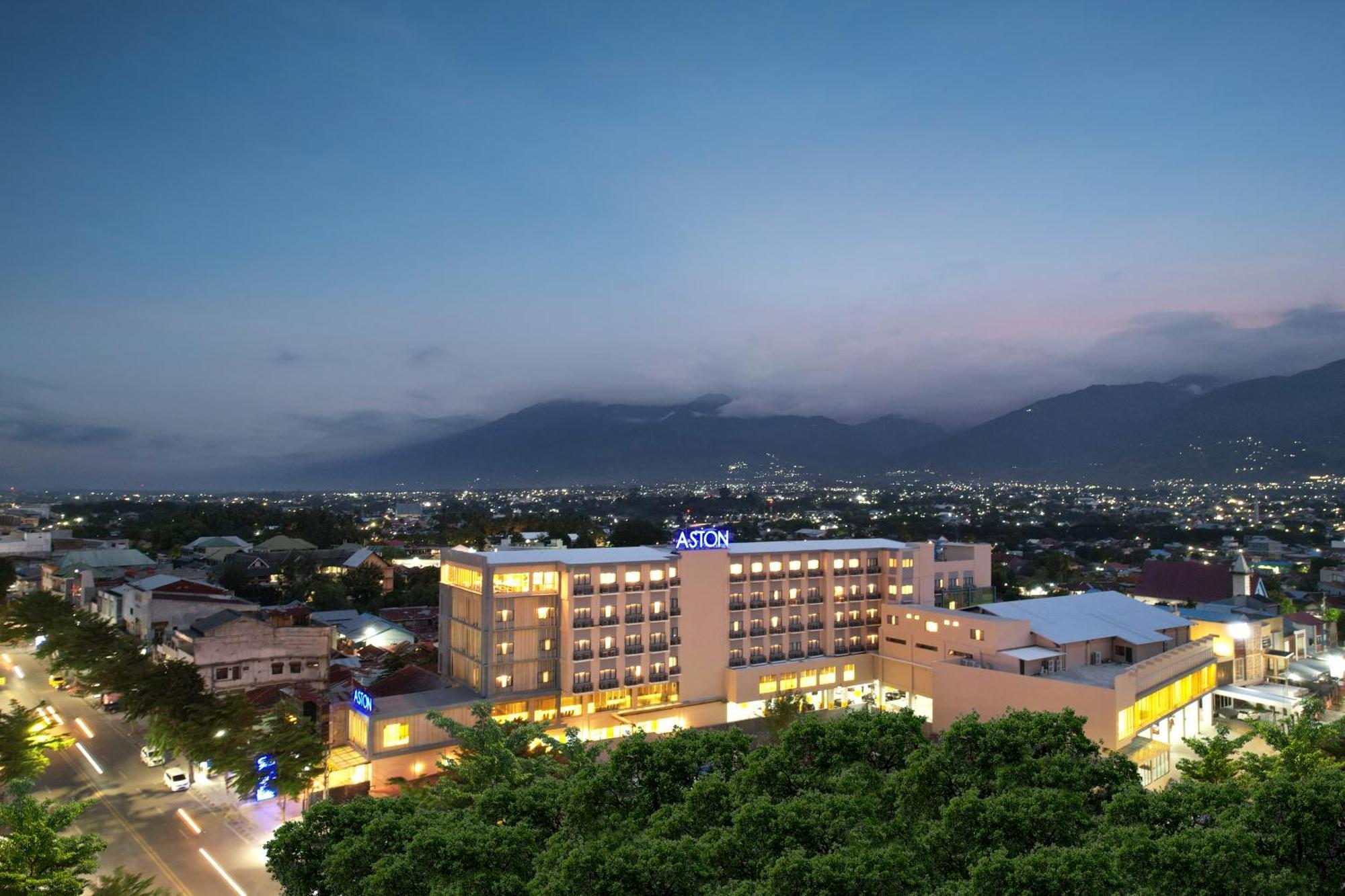 Aston Palu Hotel & Conference Center Exterior photo